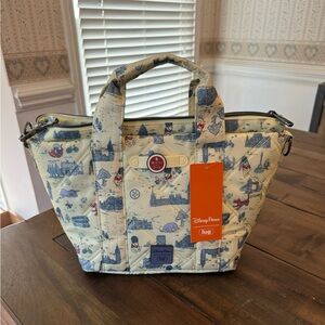 NWT Disney Parks Lug Winnie the Pooh Tote!